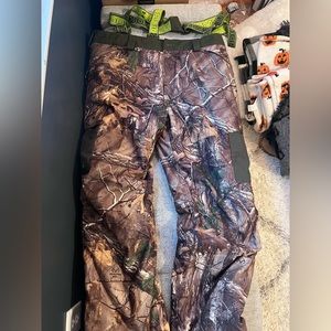 Under Armour Realtree Scent Control Hunting Bibs